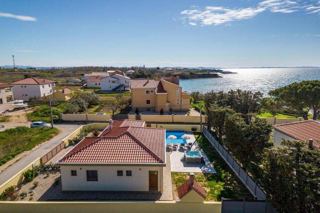 Villa Mattina, With Heated Pool And Jacuzzi Privlaka  Exterior photo