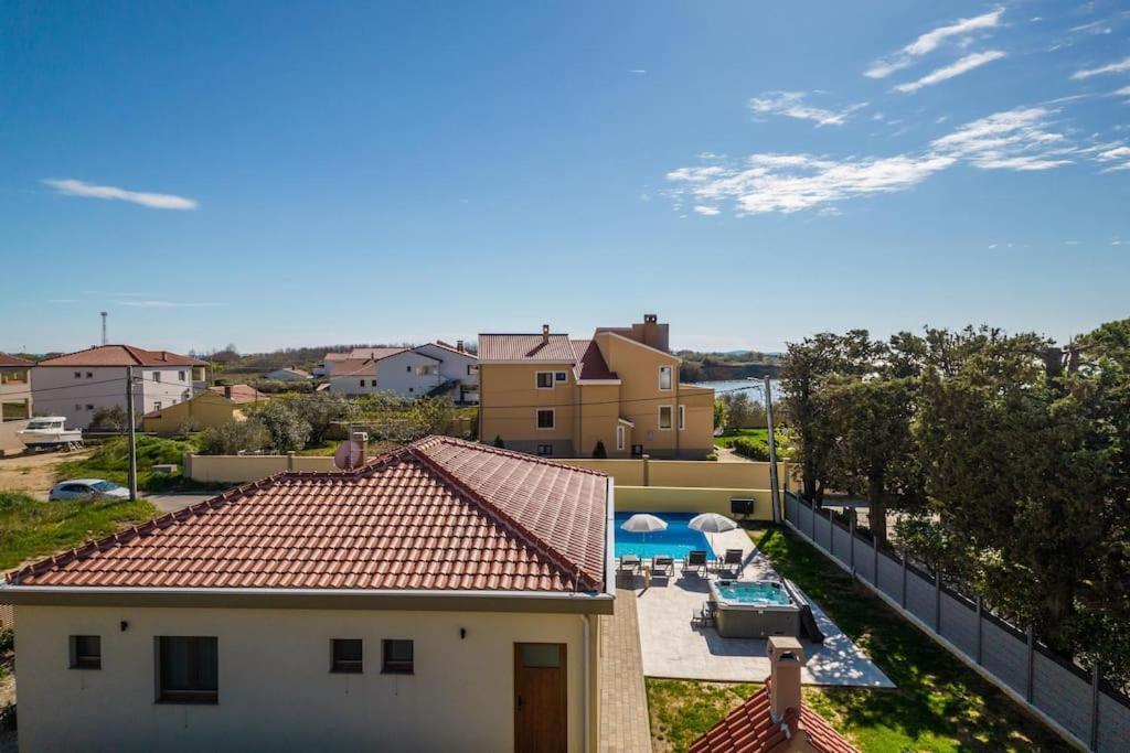 Villa Mattina, With Heated Pool And Jacuzzi Privlaka  Exterior photo