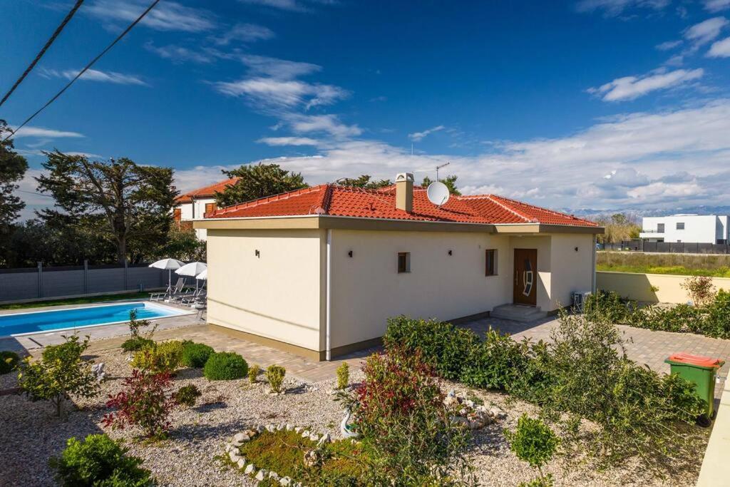 Villa Mattina, With Heated Pool And Jacuzzi Privlaka  Exterior photo