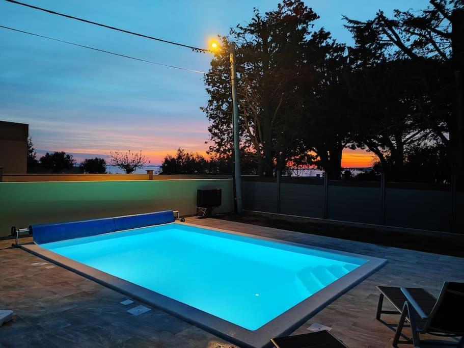 Villa Mattina, With Heated Pool And Jacuzzi Privlaka  Exterior photo