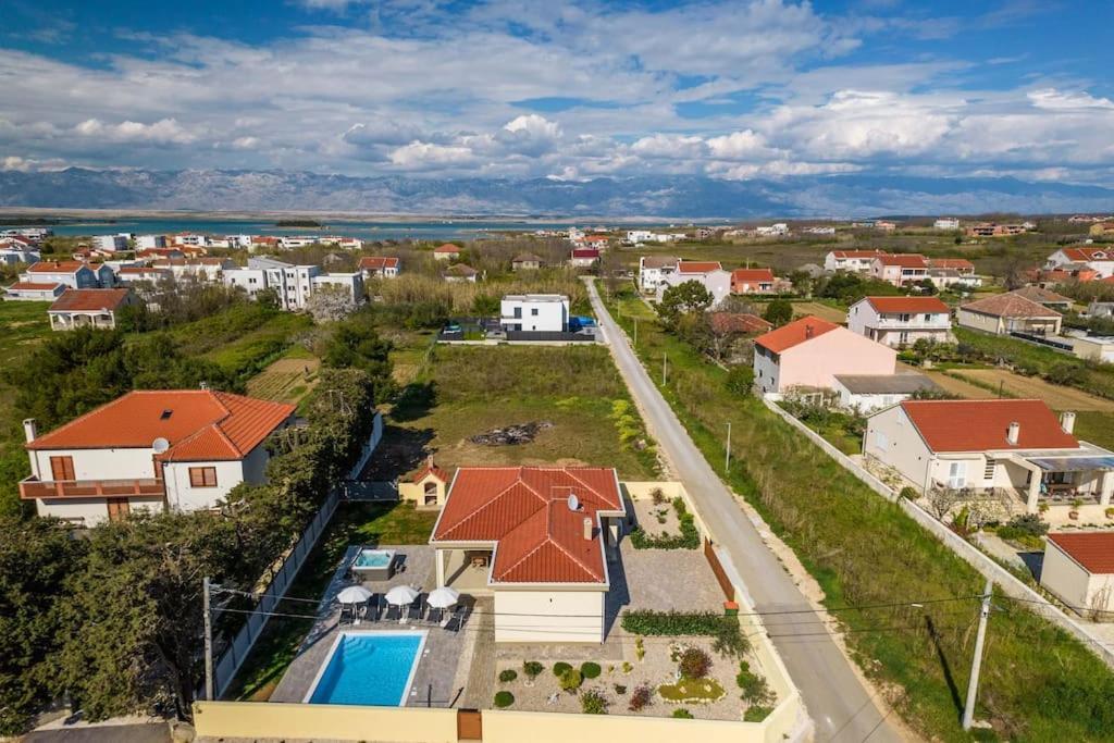 Villa Mattina, With Heated Pool And Jacuzzi Privlaka  Exterior photo