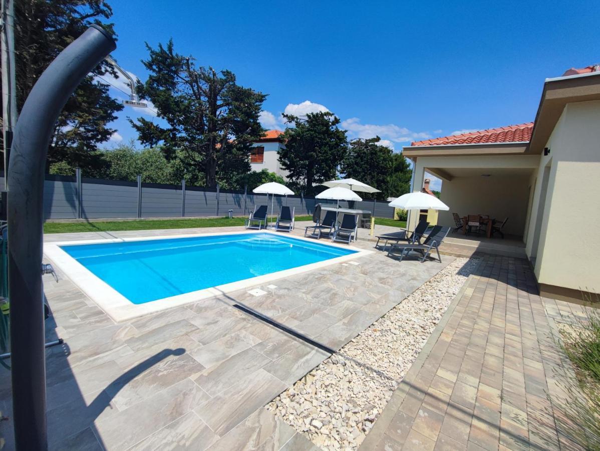 Villa Mattina, With Heated Pool And Jacuzzi Privlaka  Exterior photo